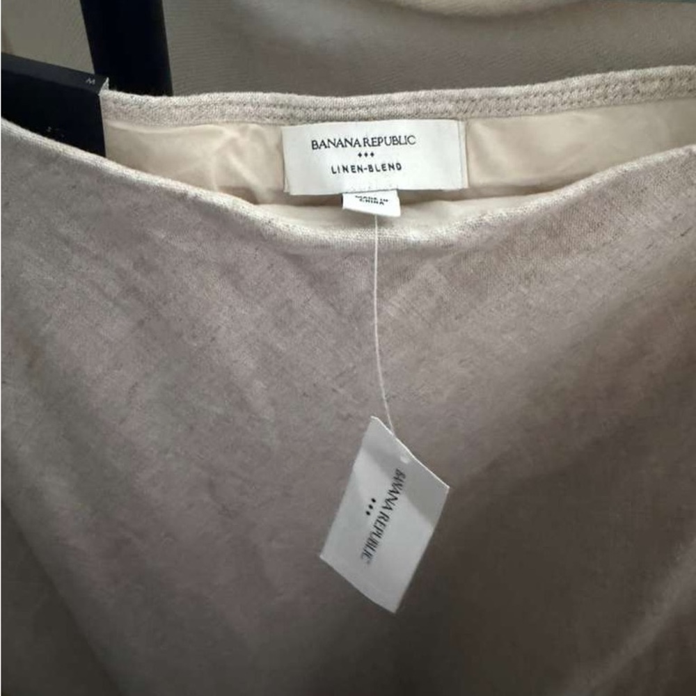 Banana Republic Beige Midi Skirt - Picture 4 of 4